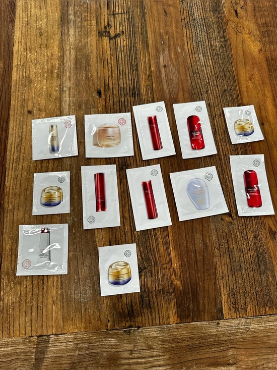 Shiseido Other - Shiseido Skincare Sample Sachets in Red, Gold & White